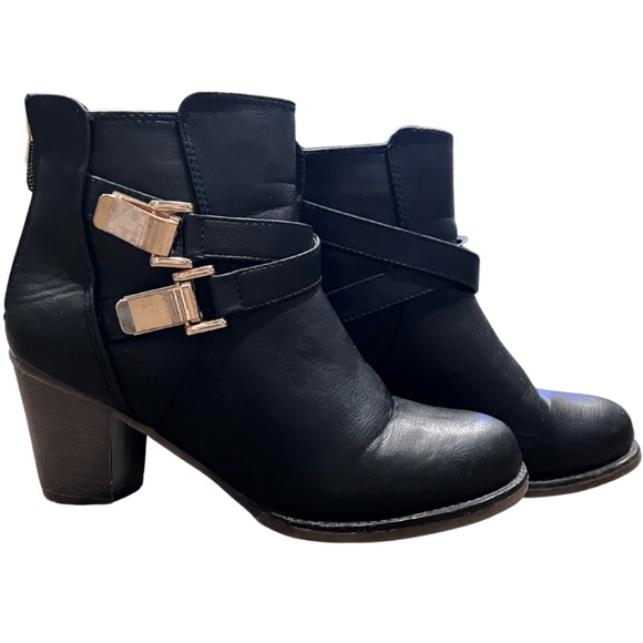 Bella Marie Shoes - Black Faux Leather Booties with Gold Hardware size 7